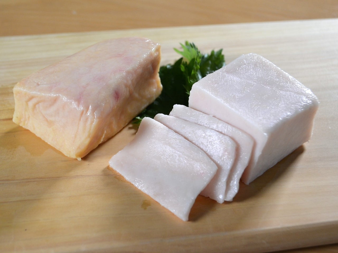 こうね（たてがみ刺し・不定形） 3本 【冷凍】 | 業務用食材・飲食店仕入れ | ミクリード