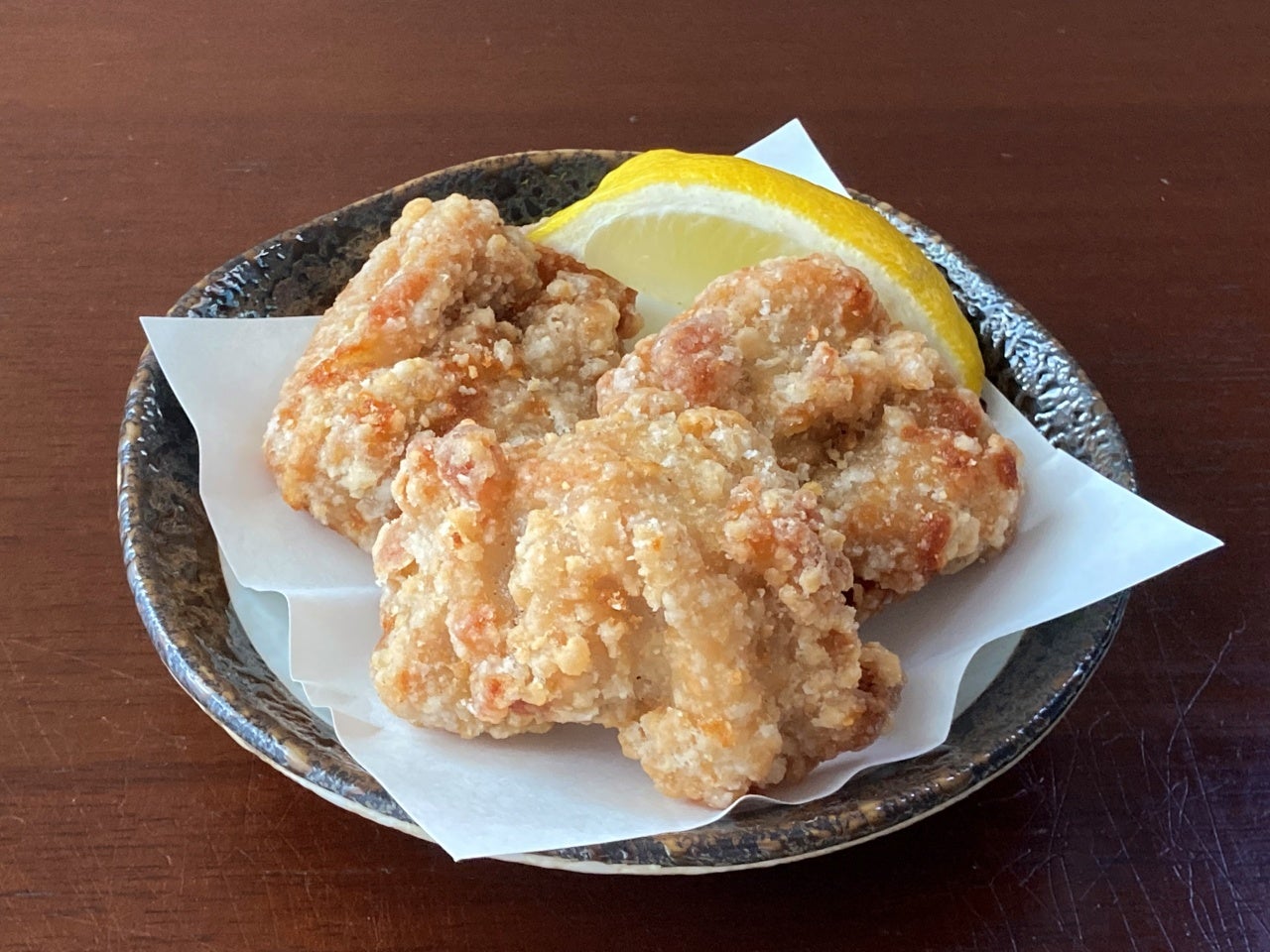 醤油による地色と粉吹き感のコントラスト