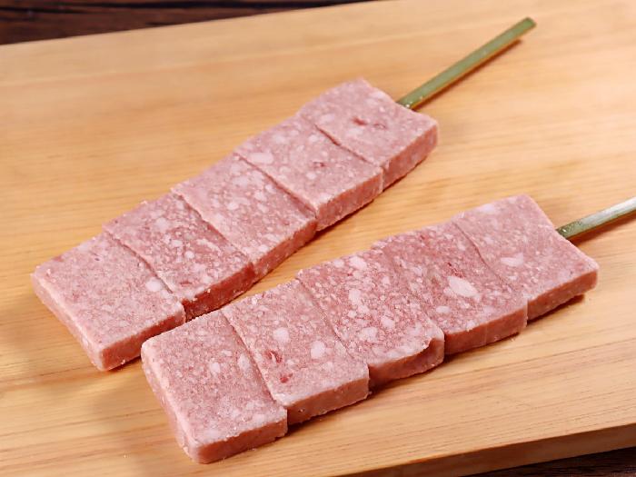 ジャンボやわらか牛串（成形肉）　（約95ｇ） 10本