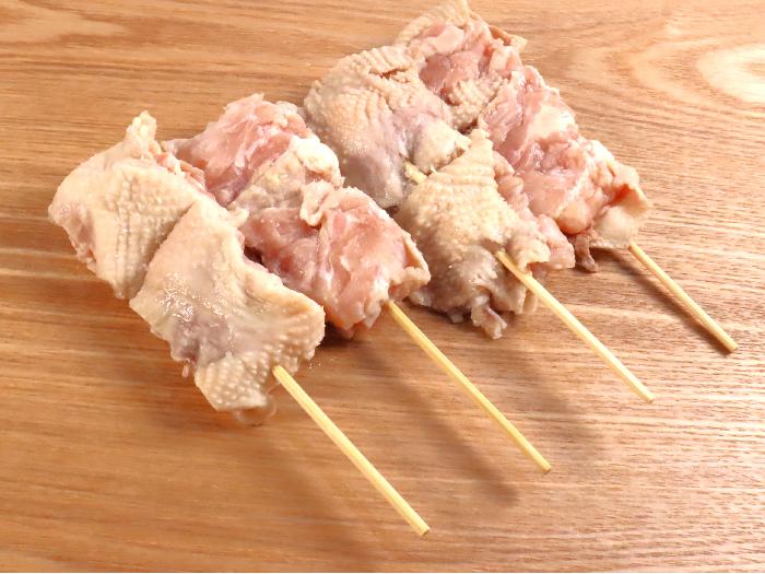 【タイ産】せせり鶏皮巻き串（40g） 30本