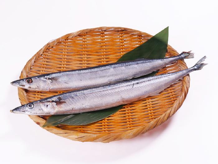 【北海道産】産地一回凍結の丸さんま 4尾
