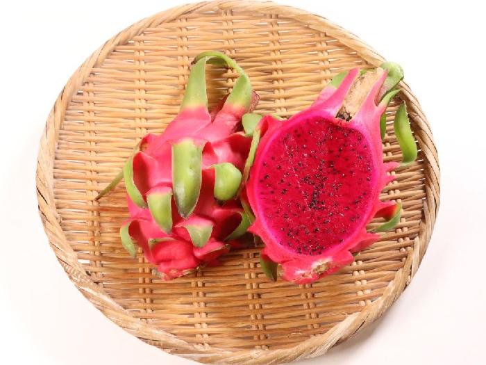 ドラゴンフルーツ（赤） 1個