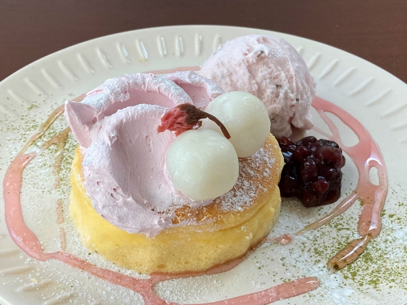 桜のスフレパンケーキ
