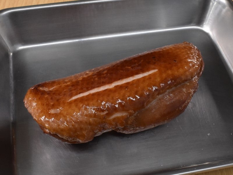 皮目を炙るとグッとおいしく仕上がります。