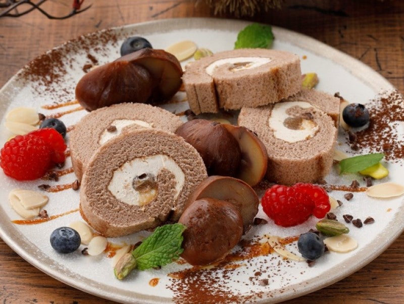 ロールケーキ（カット）国産栗 盛り付け例