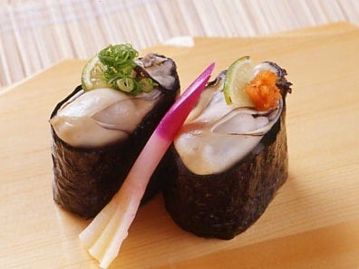 牡蠣の軍艦巻き寿司