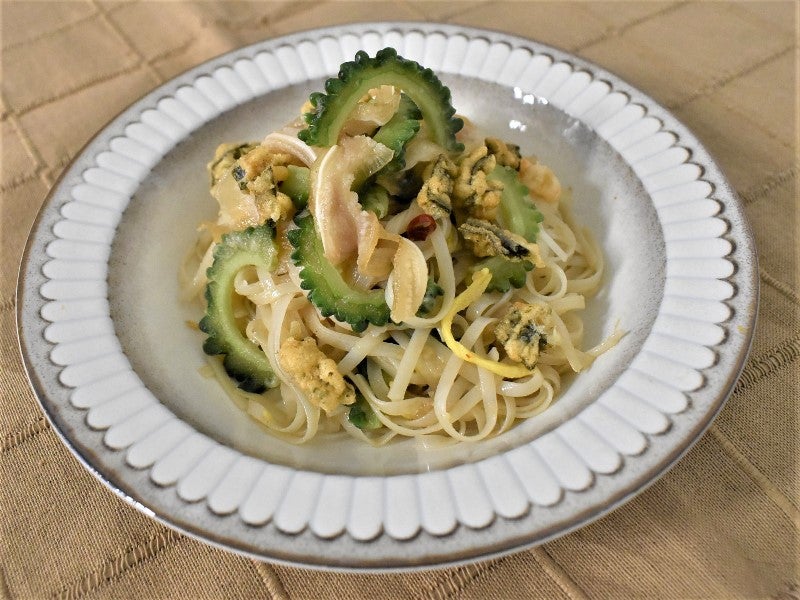 ゴーヤとミミガーのタイ風焼きそば