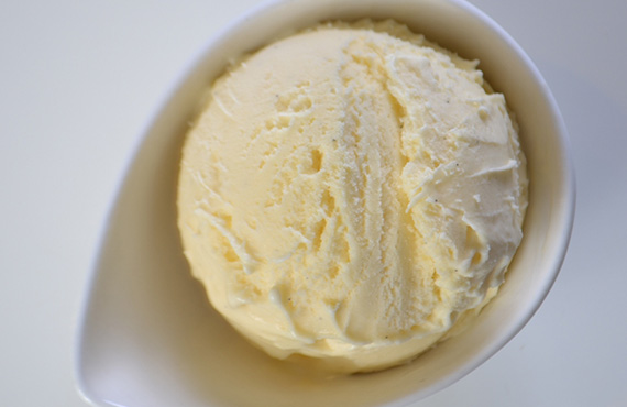 バニラアイスクリーム（乳脂肪12％） 2L