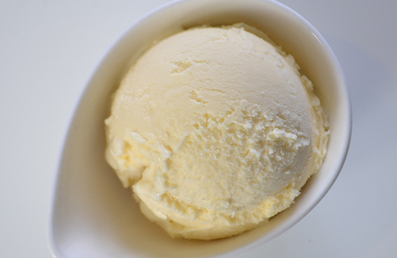 バニラアイスクリーム（乳脂肪10％） 2L