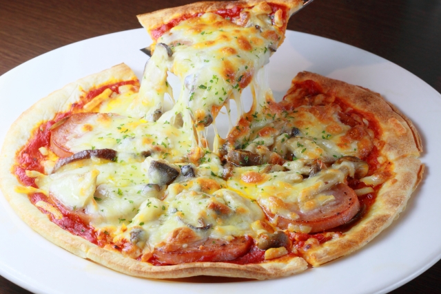 ピザのとろけるチーズは魅力的